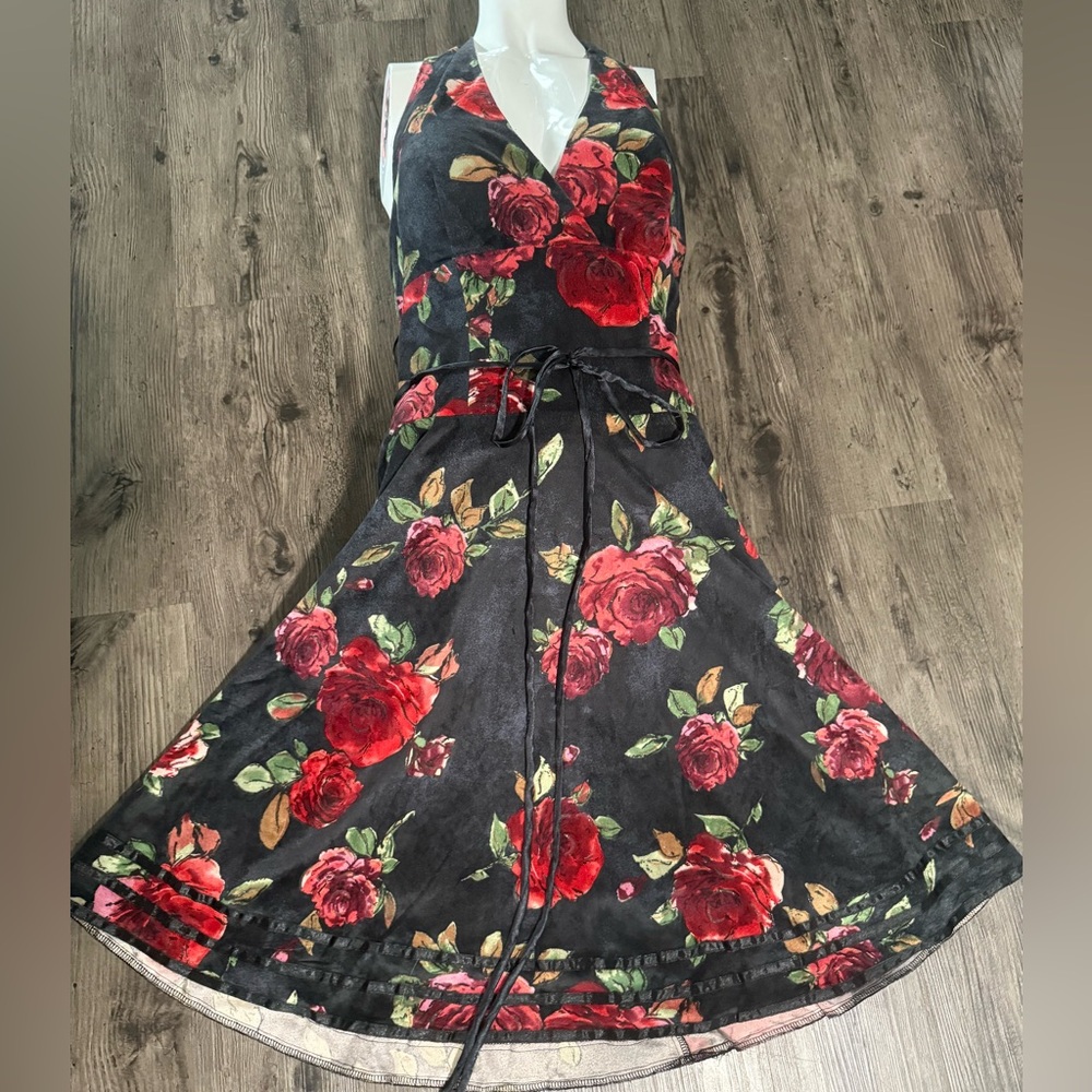Rose Print Sleeveless Midi Dress
